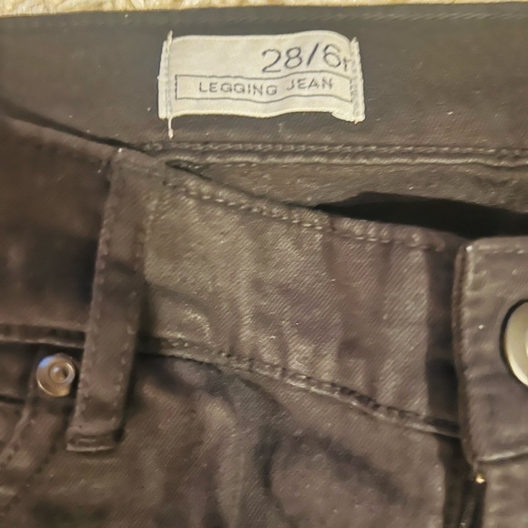 Gap size 6 legging jeans in dark black in good condition! - Picture 2 of 6